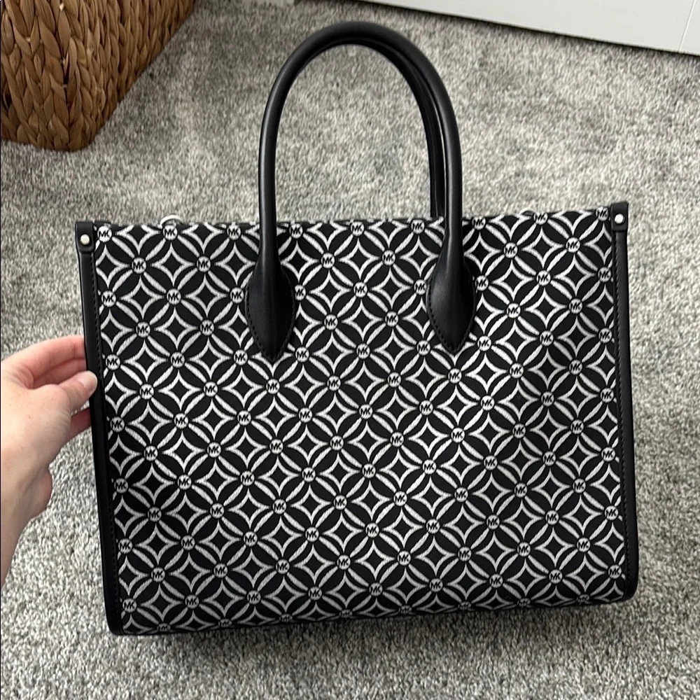Michael Kors Black & White Signature Tote Bag